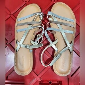 NEW NWOT Old Navy women’s sandals metal gold silver bronze‎ metallic 9